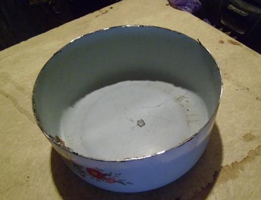 Старая кастрюля