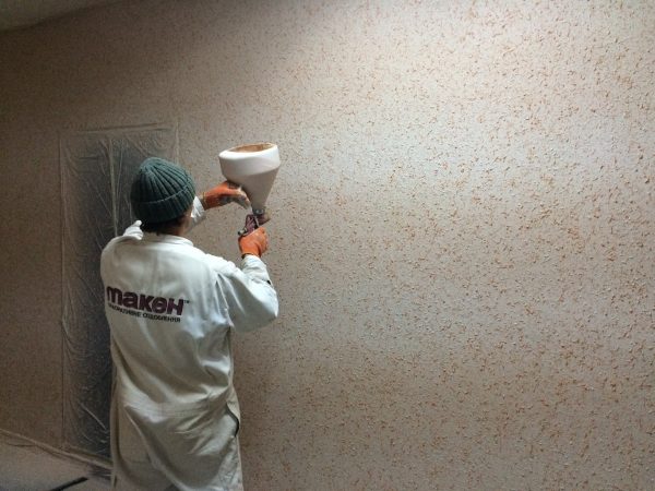 Использование картушного пистолета для напыления декоративной штукатурки