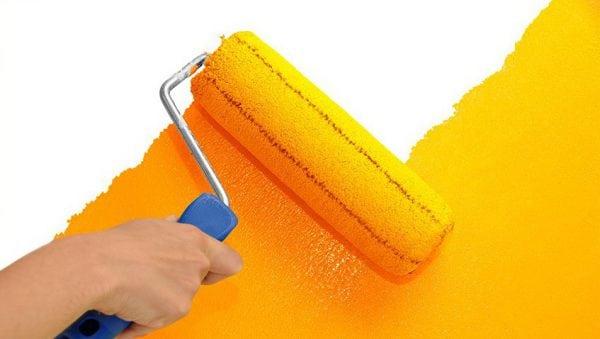 Нанесение штукатурки валиком