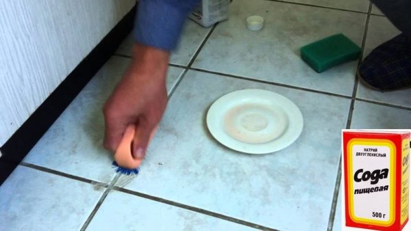 Чистка напольной плитки содой