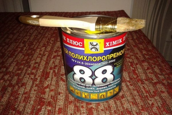 Клей из синтетического каучука