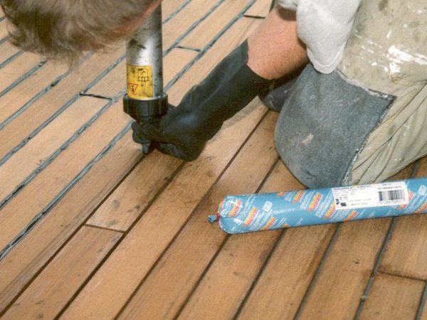 Средство Сикафлекс подходит для заполнения водонепроницаемых швов