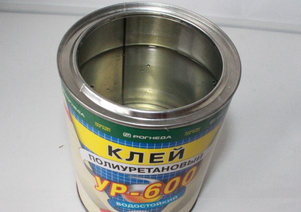 Обладает хорошими клеющими свойствами